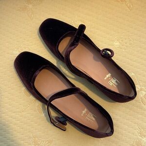 Danish Maroon Velvet Flats Size 39. Worn once!